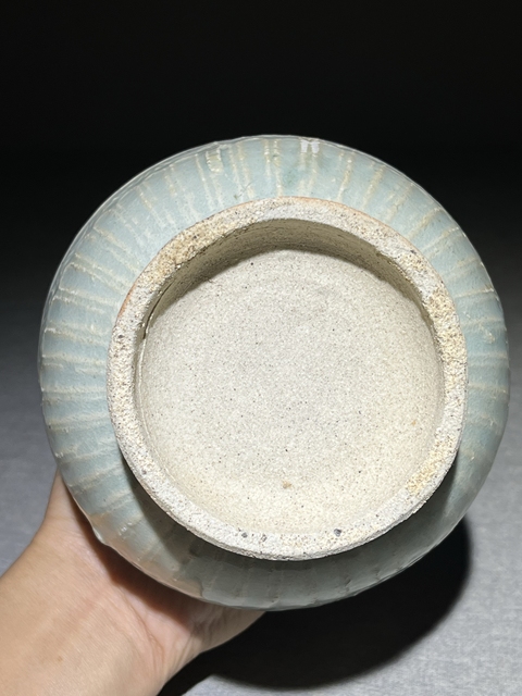 古玩陶瓷云市窯花卉紋盤口瓶真品鑒賞圖