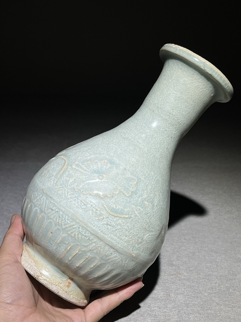 古玩陶瓷云市窯花卉紋盤口瓶真品鑒賞圖