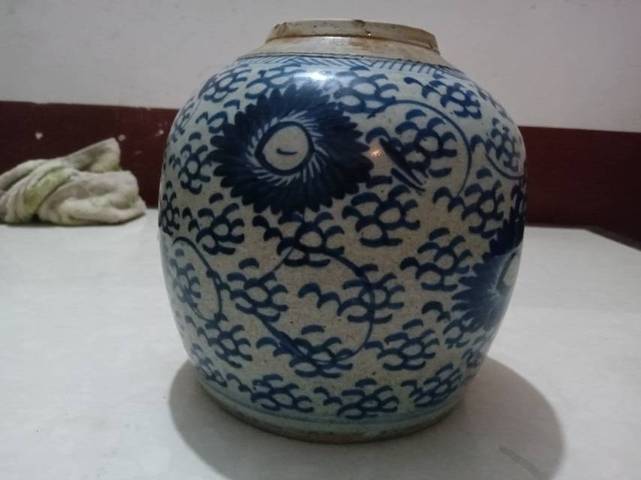 古玩陶瓷青花貓眼罐真品鑒賞圖