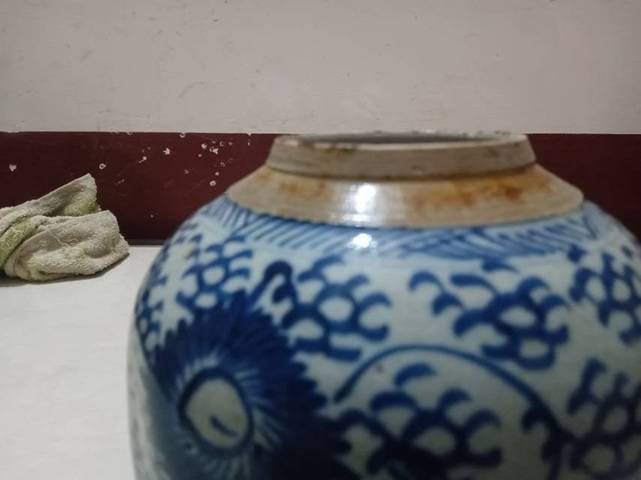 古玩陶瓷青花貓眼罐真品鑒賞圖