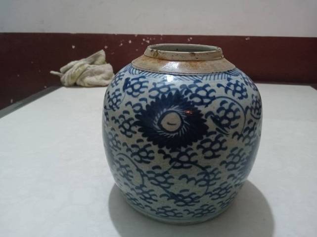 古玩陶瓷青花貓眼罐真品鑒賞圖