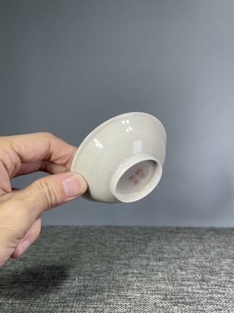 古玩陶瓷民國.'乾隆年制'款胭脂紅軋道龍紋盤拍賣，當前價格188元