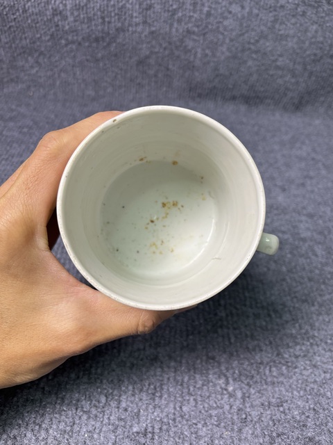 古玩陶瓷廣彩開窗花卉紋馬克杯真品鑒賞圖