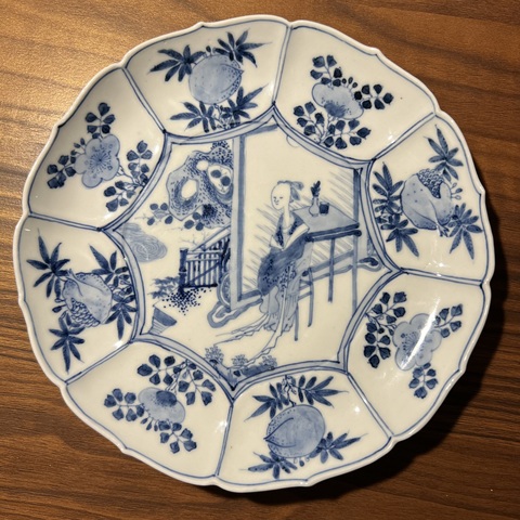 古玩陶瓷日本明治青花侍女人物盤真品鑒賞圖