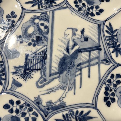 古玩陶瓷日本明治青花侍女人物盤真品鑒賞圖