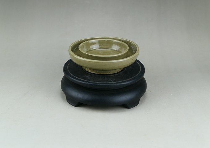 古玩陶瓷龍泉青瓷托盤真品鑒賞圖