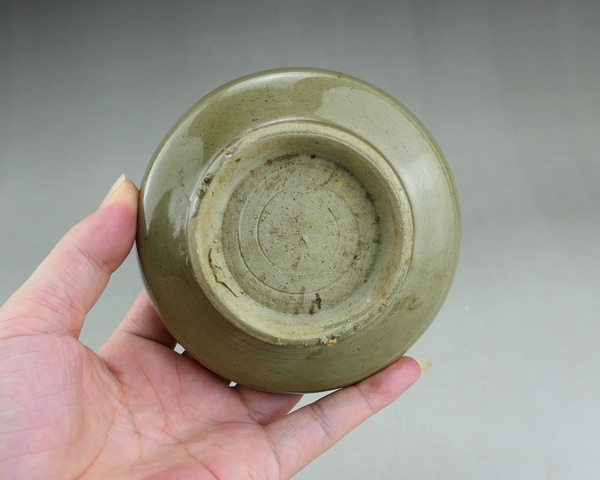 古玩陶瓷龍泉青瓷托盤真品鑒賞圖