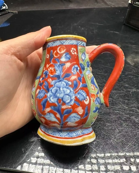 古玩陶瓷青花加彩花卉紋奶壺真品鑒賞圖