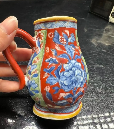 古玩陶瓷青花加彩花卉紋奶壺真品鑒賞圖