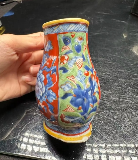 古玩陶瓷青花加彩花卉紋奶壺真品鑒賞圖