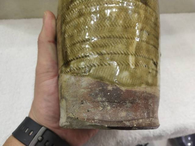 古玩陶瓷唐代邢窯黃釉刻席紋執壺拍賣,當前價格3988元