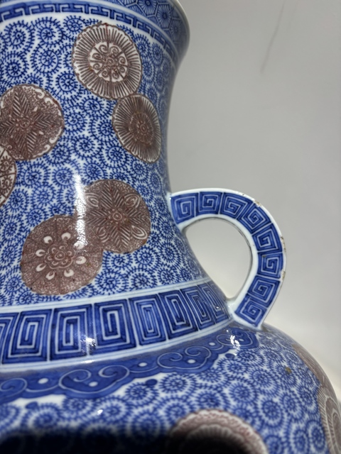 古玩陶瓷青花釉里紅花卉雙耳尊真品鑒賞圖