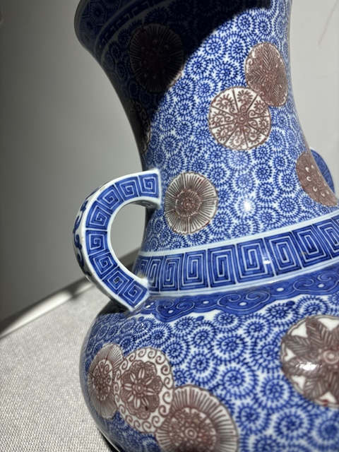 古玩陶瓷青花釉里紅花卉雙耳尊真品鑒賞圖