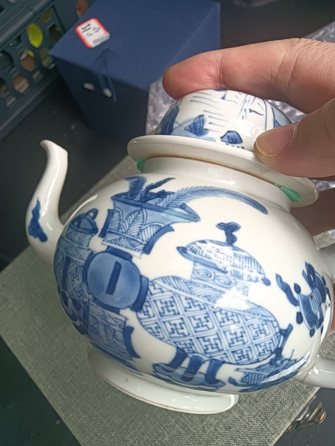 古玩陶瓷康熙·青花博古紋壺  真品鑒賞圖