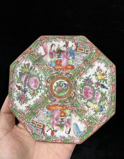 古玩陶瓷民國廣彩八角型人物花鳥杯碟拍賣，當前價格499元