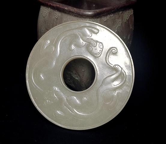古玩玉器明代和田玉雕大玉璧 “魑龍紋璧”拍賣,當前價格10000000元