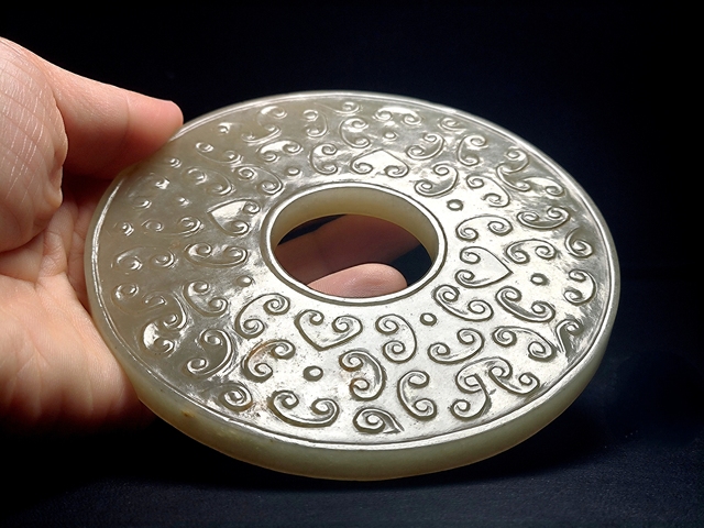 古玩玉器明代和田玉雕大玉璧 “魑龍紋璧”拍賣,當前價格10000000元