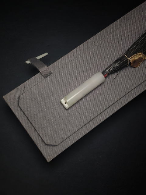 古玩玉器清代和田玉雕“素紋翎管”拍賣，當前價格10000000元