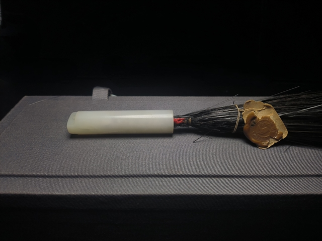 古玩玉器清代和田玉雕“素紋翎管”拍賣，當前價格10000000元