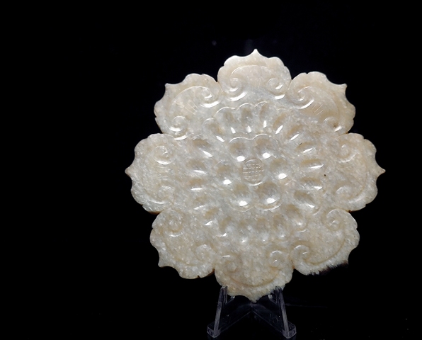 古玩玉器明代和田玉雕“將軍扣”拍賣,當前價格10000000元