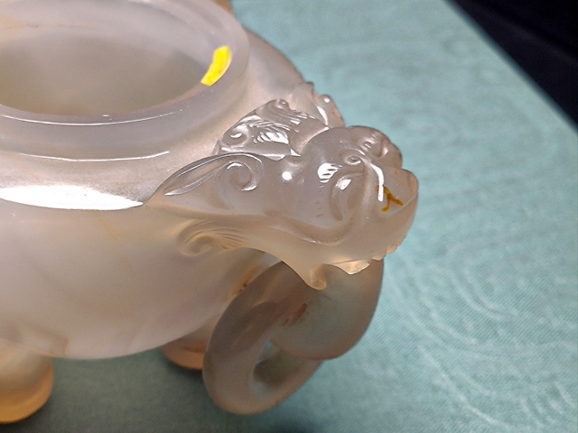 古玩玉器清代瑪瑙雕“三足雙耳爐”拍賣，當前價格10000000元