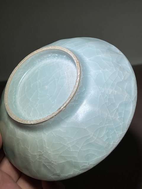 古玩陶瓷龍泉仿官青瓷粉青釉刻仰蓮紋洗真品鑒賞圖