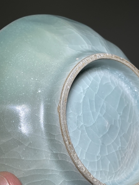 古玩陶瓷龍泉仿官青瓷粉青釉刻仰蓮紋洗真品鑒賞圖