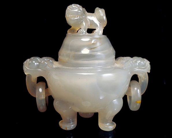 古玩玉器清代瑪瑙雕“三足雙耳爐”拍賣，當前價格10000000元