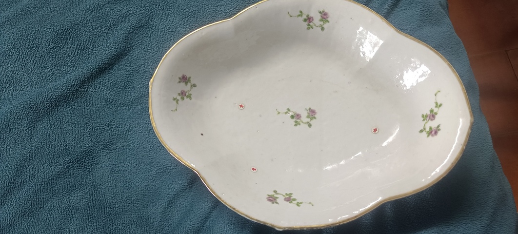 古玩陶瓷海棠型粉彩貢盤真品鑒賞圖