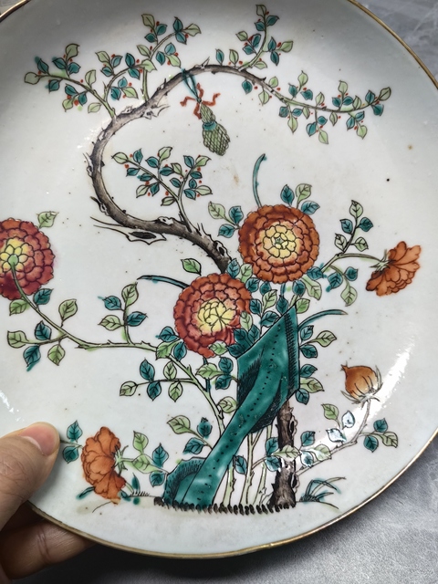 古玩陶瓷粉彩洞石花卉紋盤真品鑒賞圖