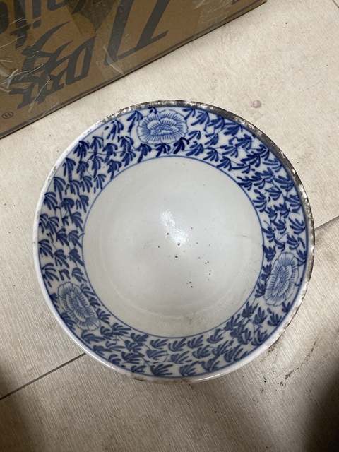 古玩陶瓷青花花卉紋碗真品鑒賞圖
