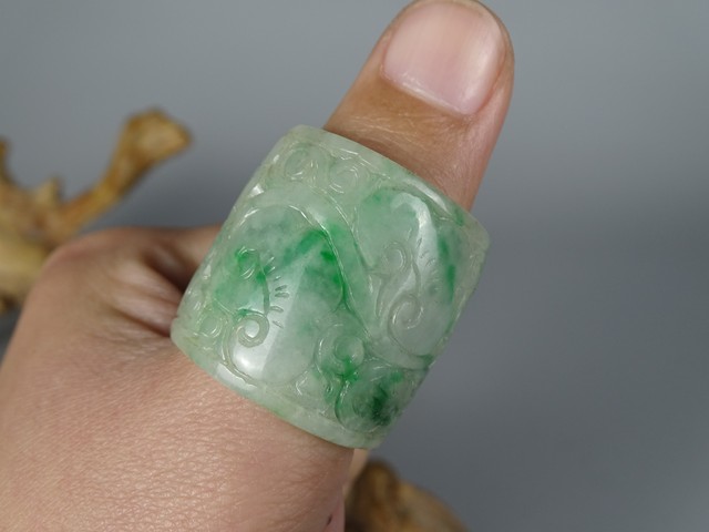 古玩玉器翡翠雕“福壽扳指”真品鑒賞圖