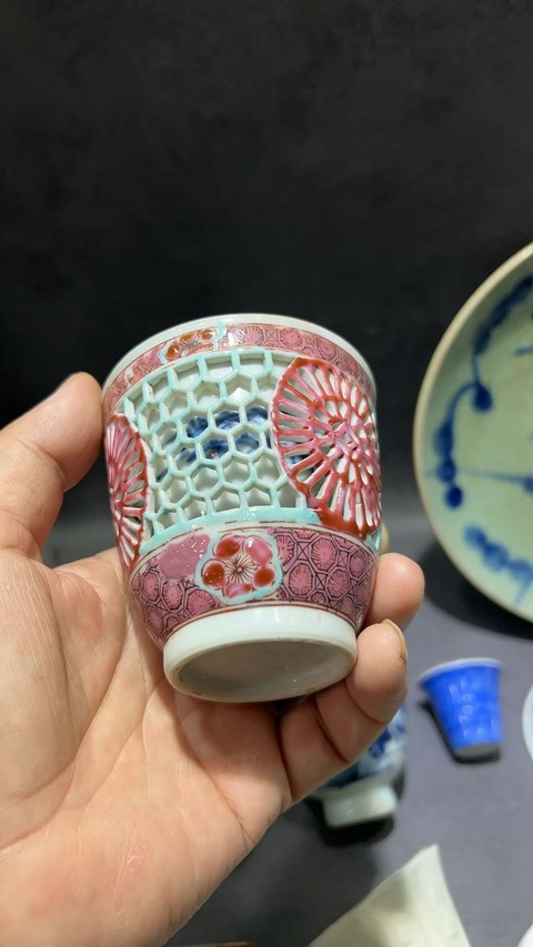 古玩陶瓷清雍正 粉彩鏤空杯真品鑒賞圖