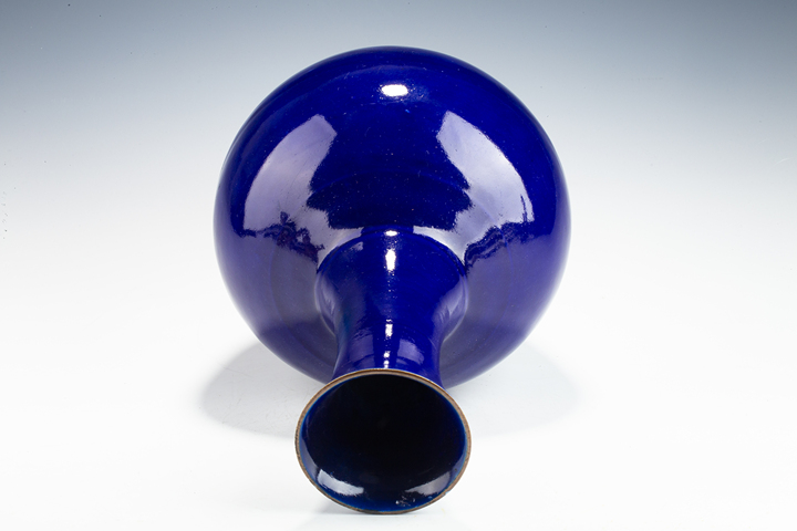 古玩陶瓷清末民初·霽藍釉賞瓶真品鑒賞圖