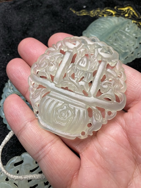 古玩玉器岫玉雕“提籃佩”真品鑒賞圖