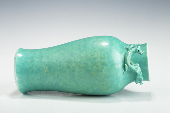 古玩陶瓷清晚·綠釉堆塑螭龍瓶真品鑒賞圖