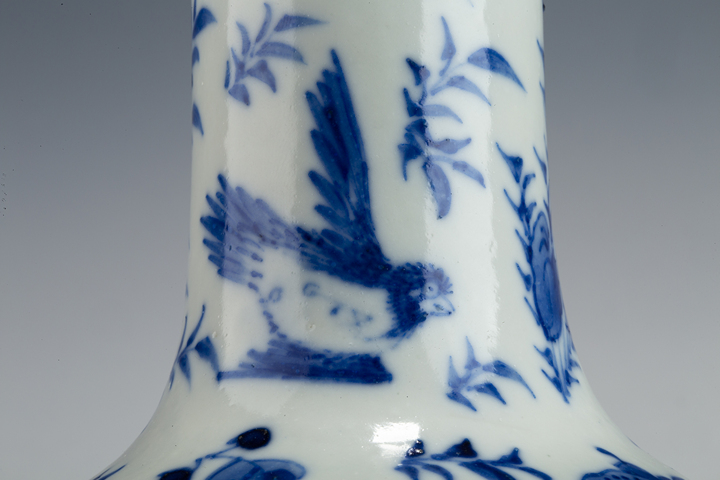 古玩陶瓷清晚·青花花鳥紋天球瓶真品鑒賞圖