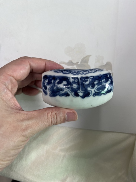 古玩陶瓷青花夔龍紋鳥食罐真品鑒賞圖