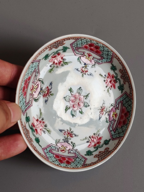 古玩陶瓷粉彩盤真品鑒賞圖