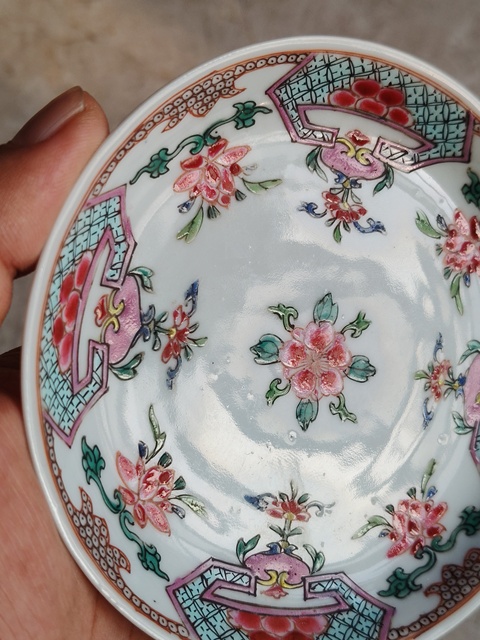 古玩陶瓷粉彩盤真品鑒賞圖