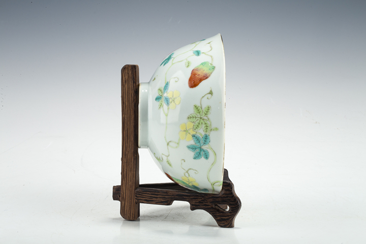 古玩陶瓷清光緒·粉彩過枝癩瓜紋碗拍賣，當前價格4248元