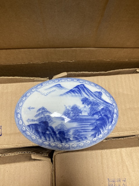 古玩陶瓷青花山水紋蓋盒真品鑒賞圖