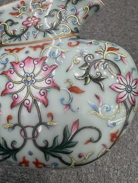 古玩陶瓷粉彩壁瓶真品鑒賞圖