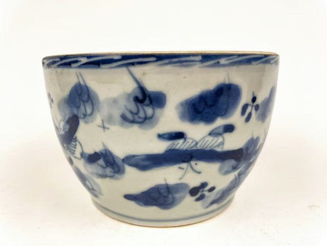 古玩陶瓷清晚期·青花蝶戀花小缸真品鑒賞圖