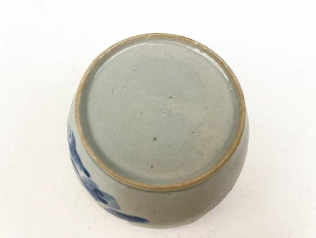 古玩陶瓷清晚期·青花蝶戀花小缸真品鑒賞圖