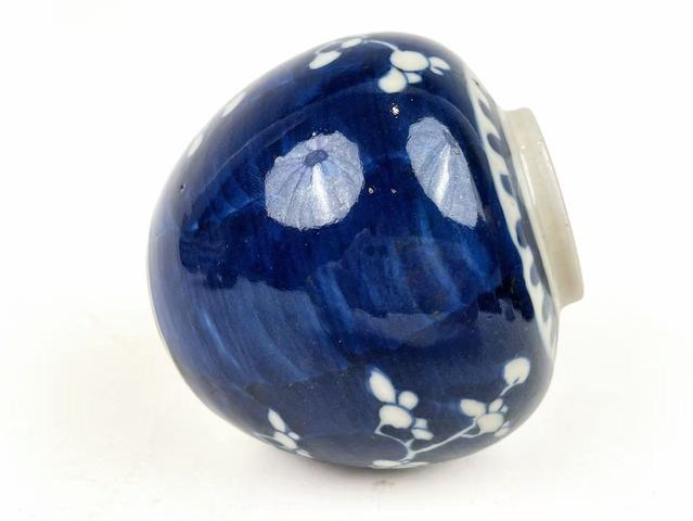 古玩陶瓷清末民初·青花留白折枝冰梅紋罐真品鑒賞圖