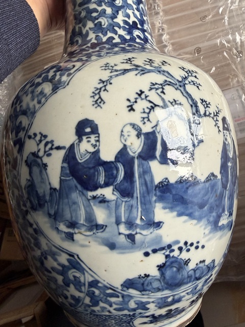 古玩陶瓷青花人物故事紋撇口瓶真品鑒賞圖