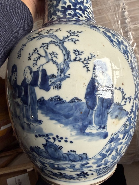 古玩陶瓷青花人物故事紋撇口瓶真品鑒賞圖