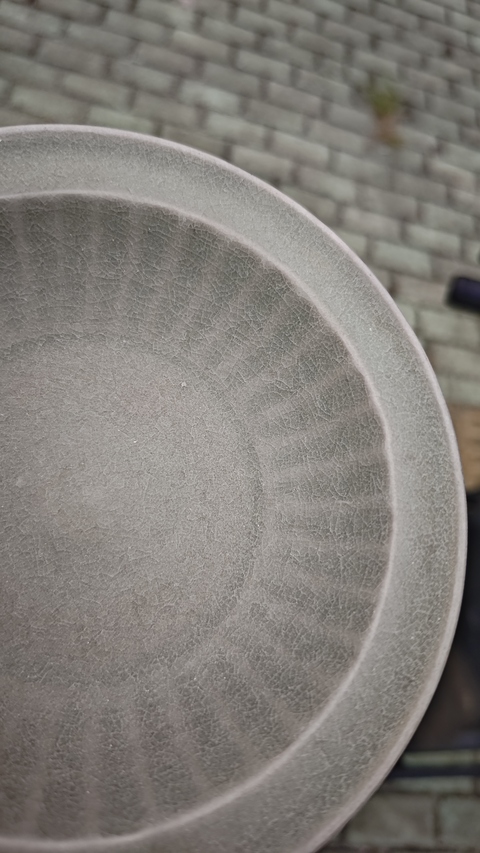 古玩陶瓷龍泉青瓷菊瓣洗真品鑒賞圖