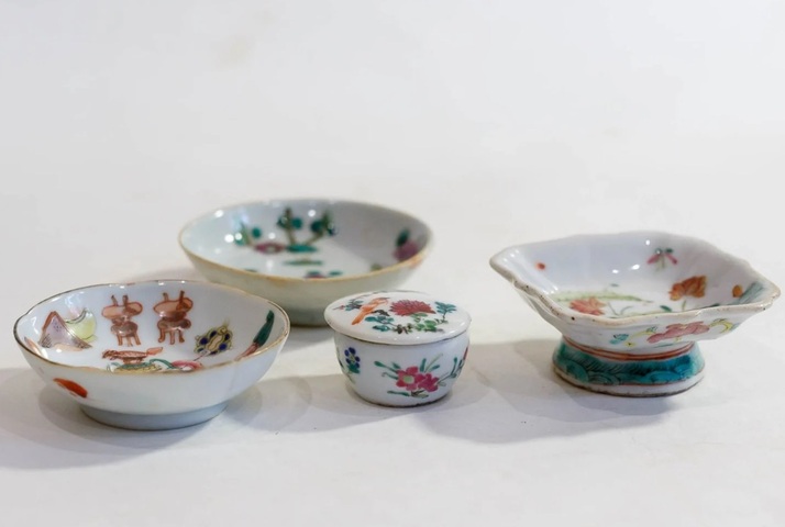 古玩陶瓷粉彩花鳥紋蓋盒真品鑒賞圖